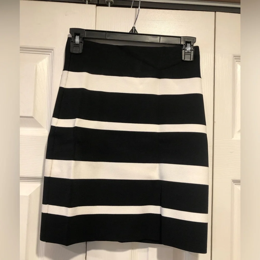 BCBG Bodycon Skirt - NWOT - Picture 1 of 1
